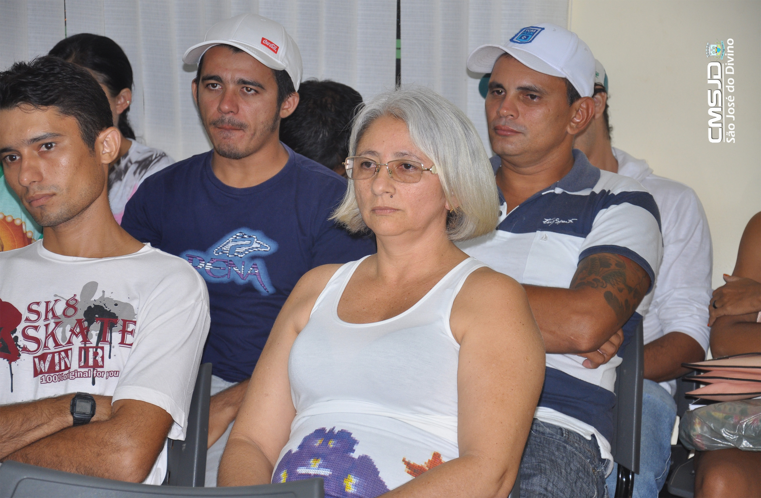 Sec. Saude ao centro.jpeg