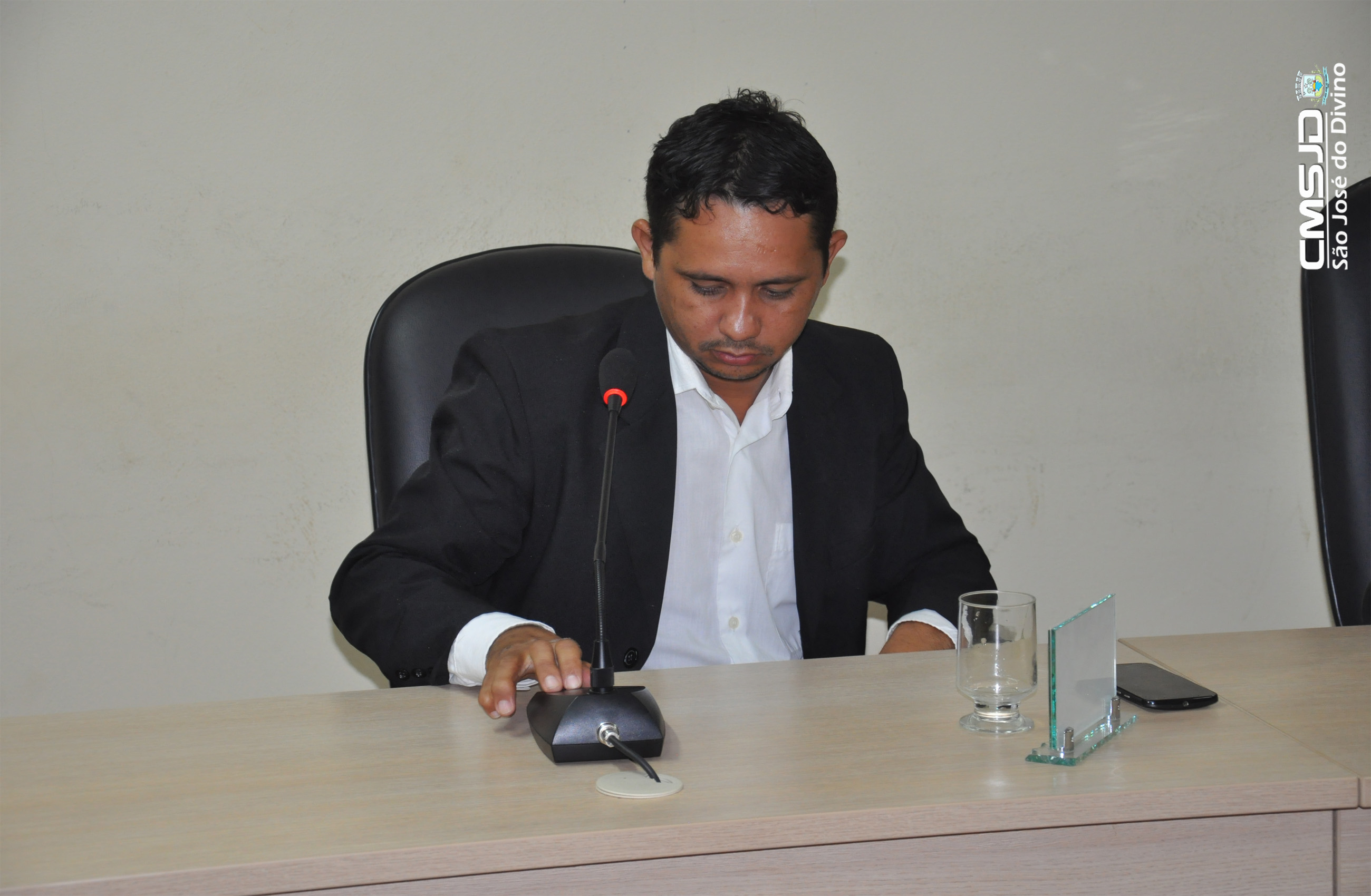 ver Jhonatan sessão ord 05_16.jpeg