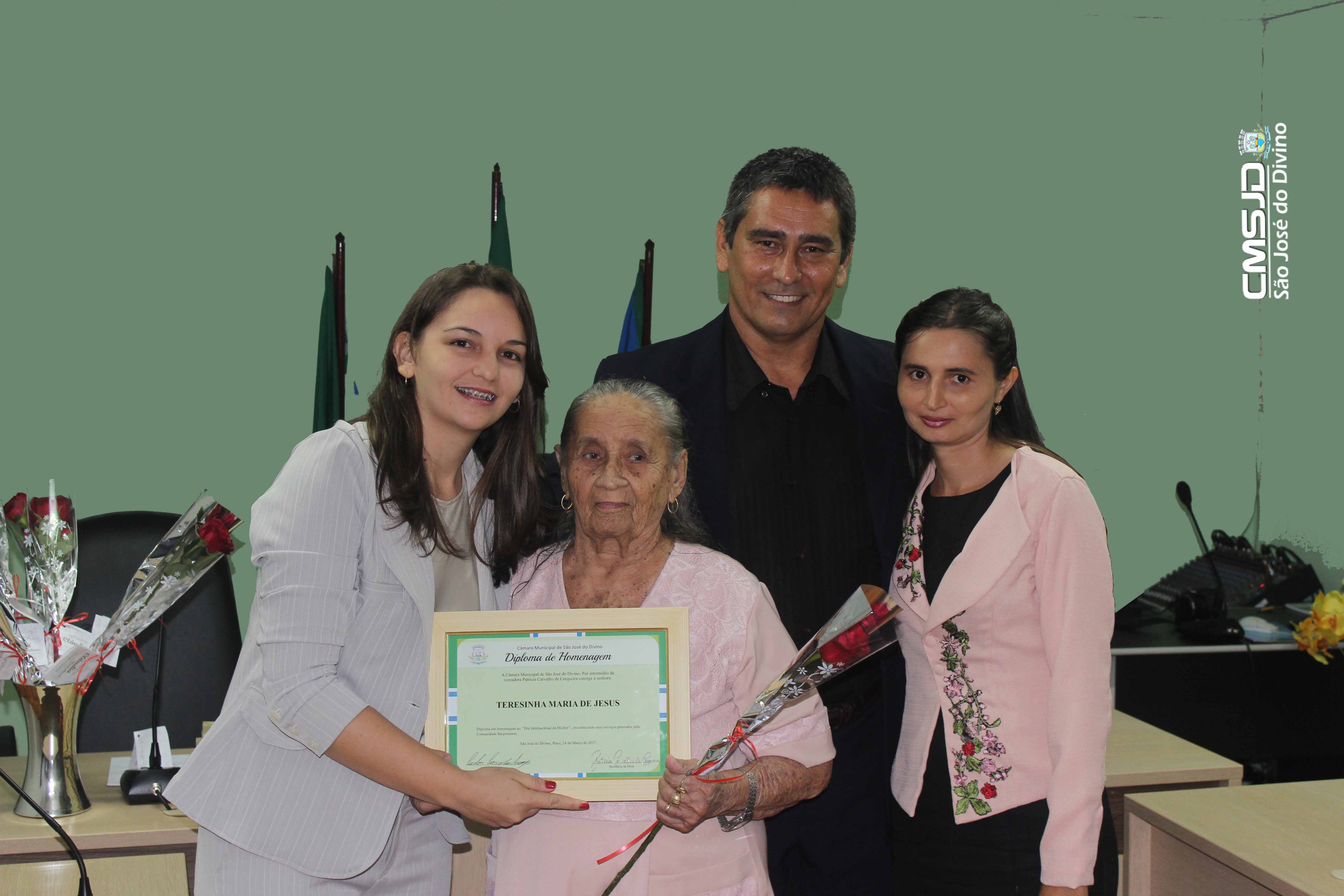 Ver. Patrícia e Teresinha.jpg