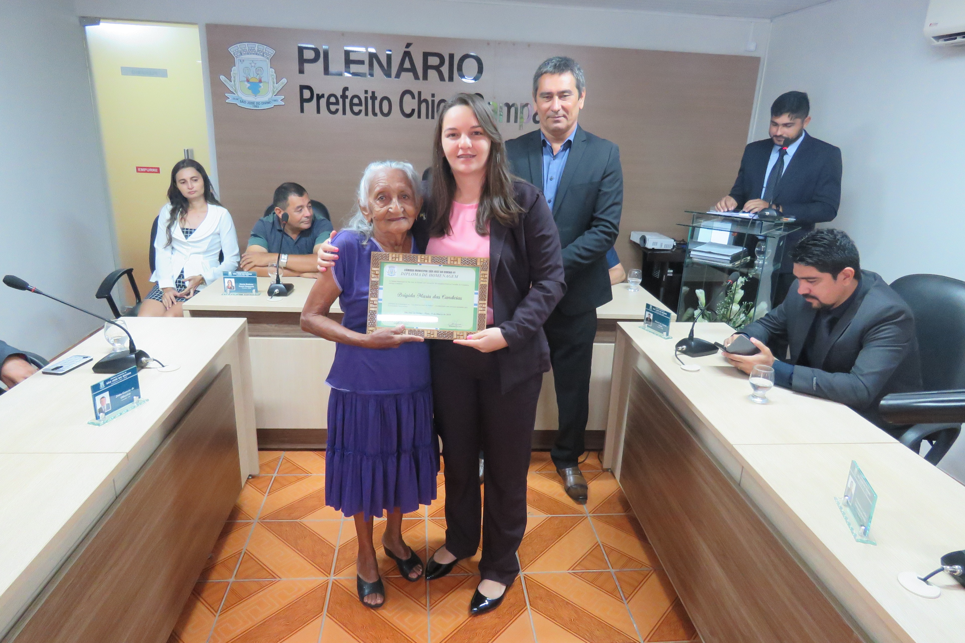 Ver. Patrícia e Brígida.JPG