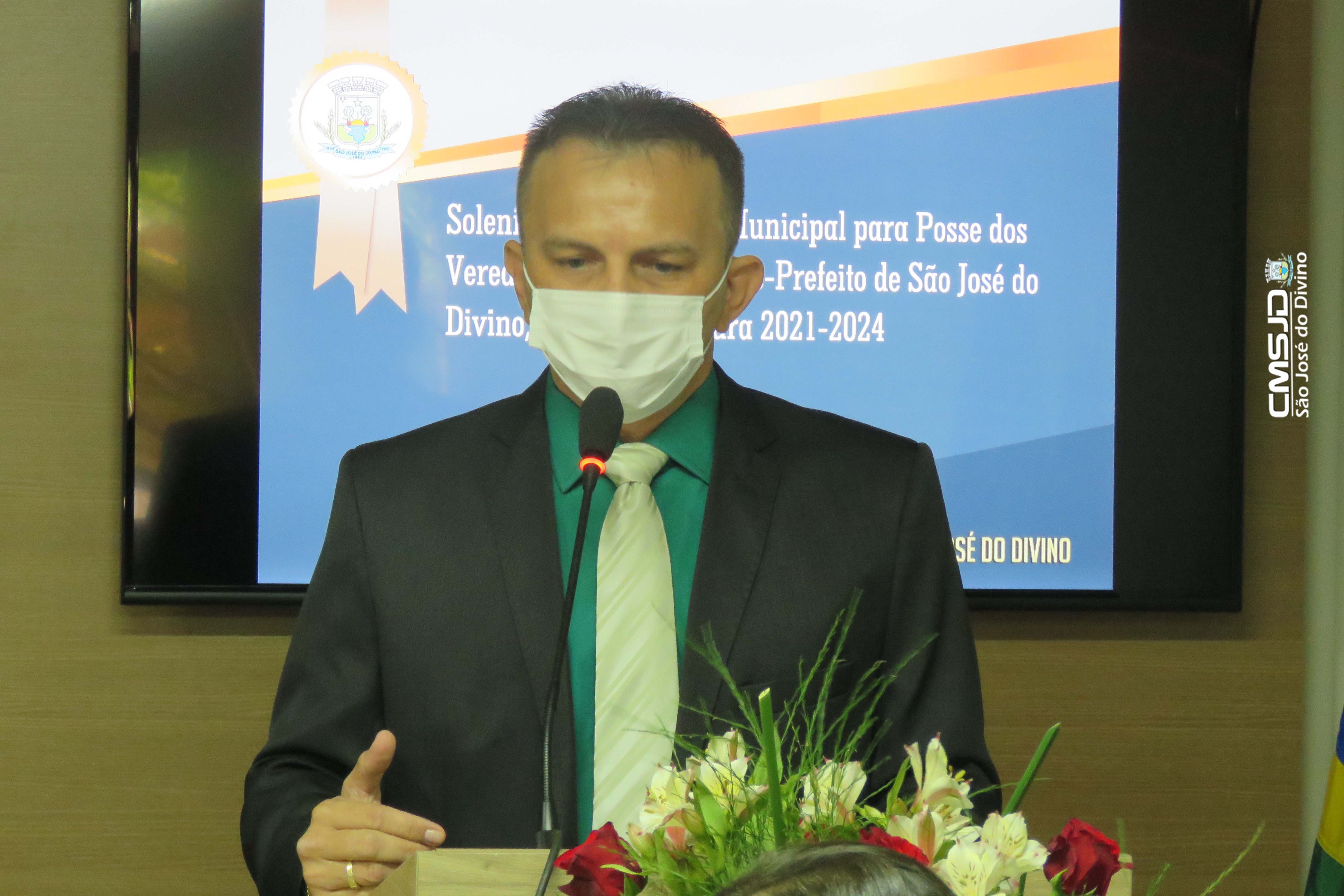 Prefeito Prof. Assis Carvalho Discurso.jpg