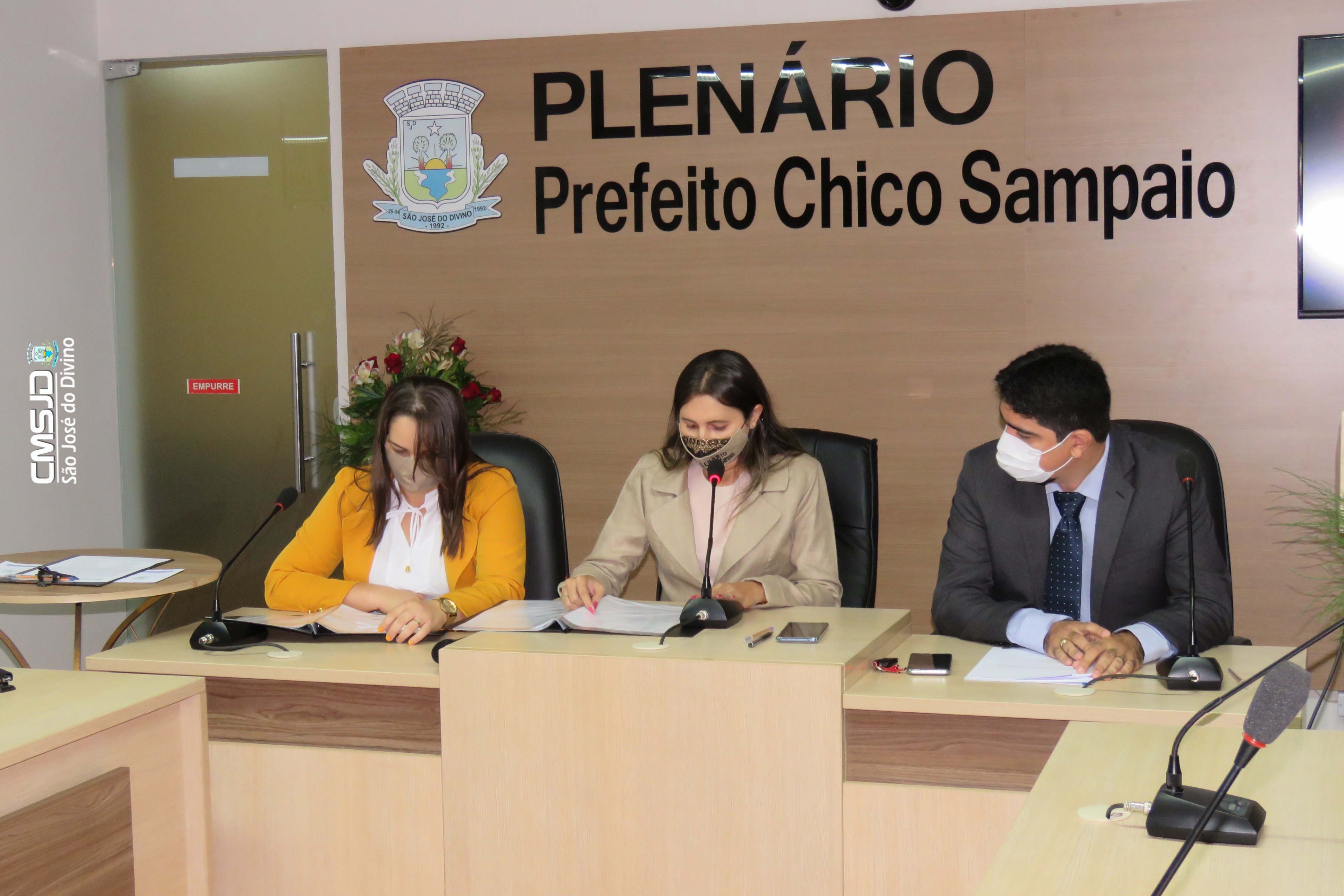 Vers. Betânia, Dr. Daniel e Patrícia - Mesa Diretora em exercício.jpg