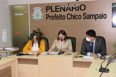 Vers. Betânia, Dr. Daniel e Patrícia - Mesa Diretora em exercício.jpg