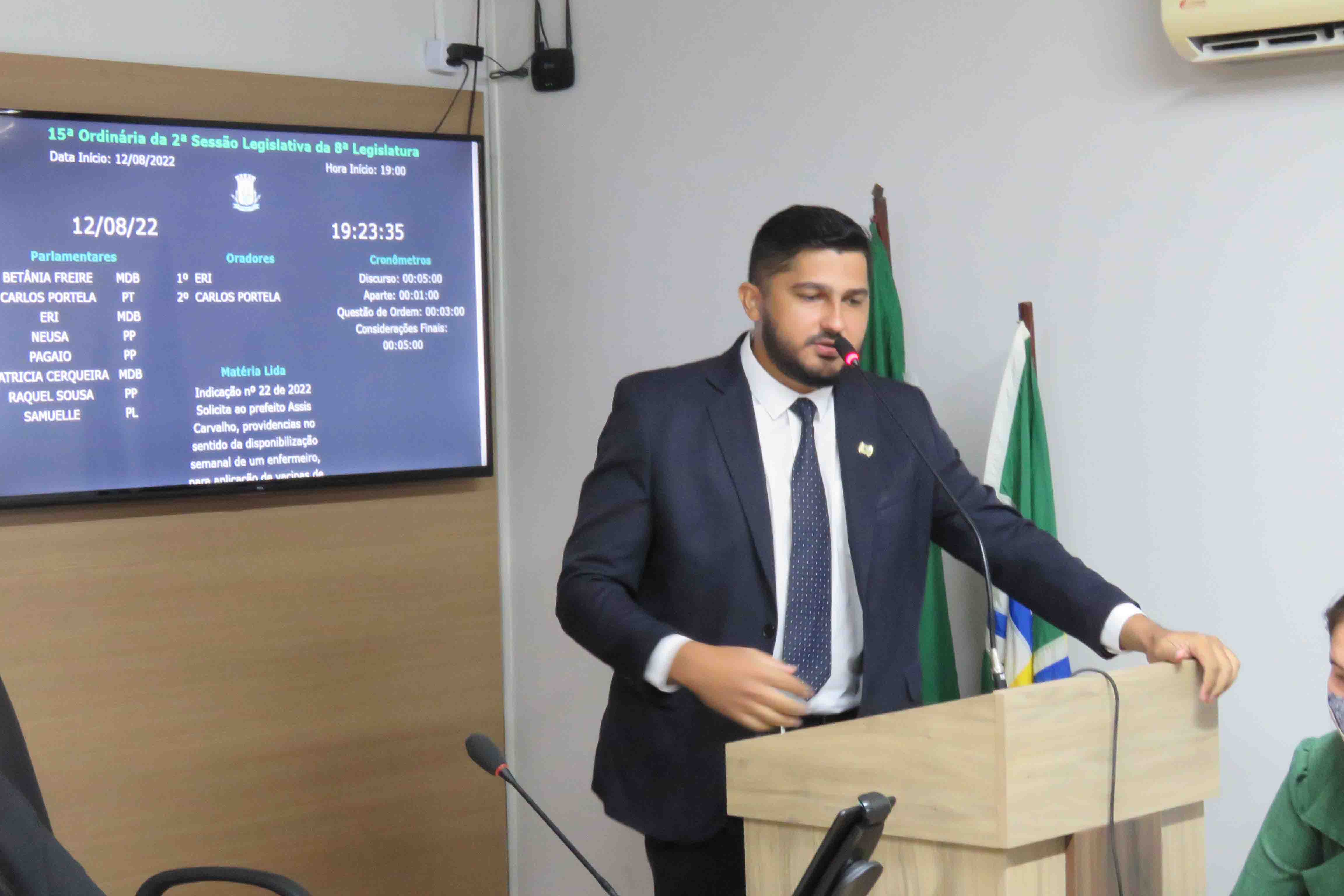 Carlos Portela solicita ampliação da rede de abastecimento de água da Leonardo Machado, no bairro Triunfo