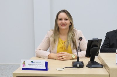 Ver. Patrícia Cerqueira solicita ao Executivo, a implantação de aulas de zumba na sede do Município