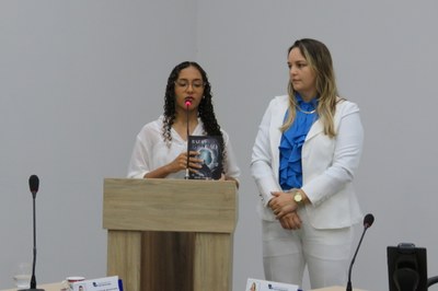 Moção da vereadora Patrícia apresenta aplauso à estudante Jovana Antonelha