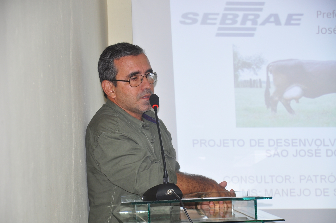 Patrócolo Silveira apresenta projeto de desenvolvimento do leite em São José do Divino