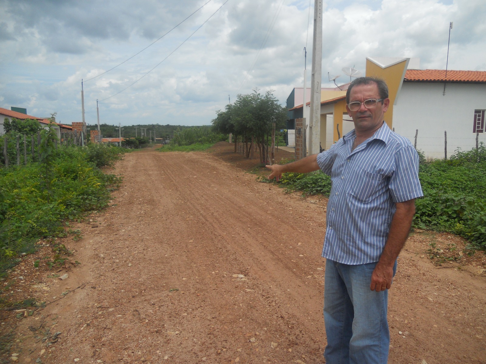 Profº Bernardo propõe Quebra-Molas e nome à Rua Projetada 6