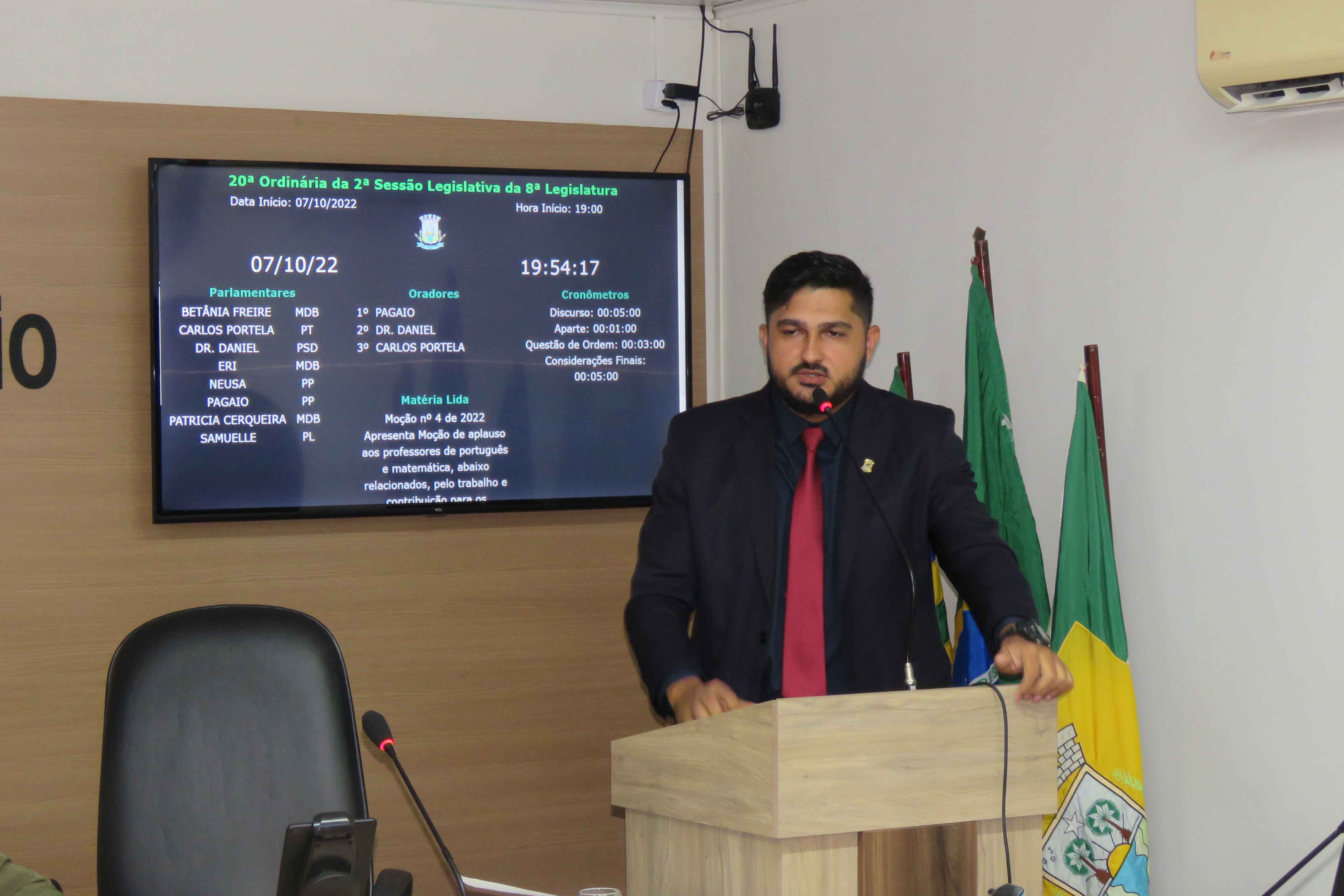 Ver. Carlos Portela destaca eleições municipais, matérias dos vereadores e transporte de alunos
